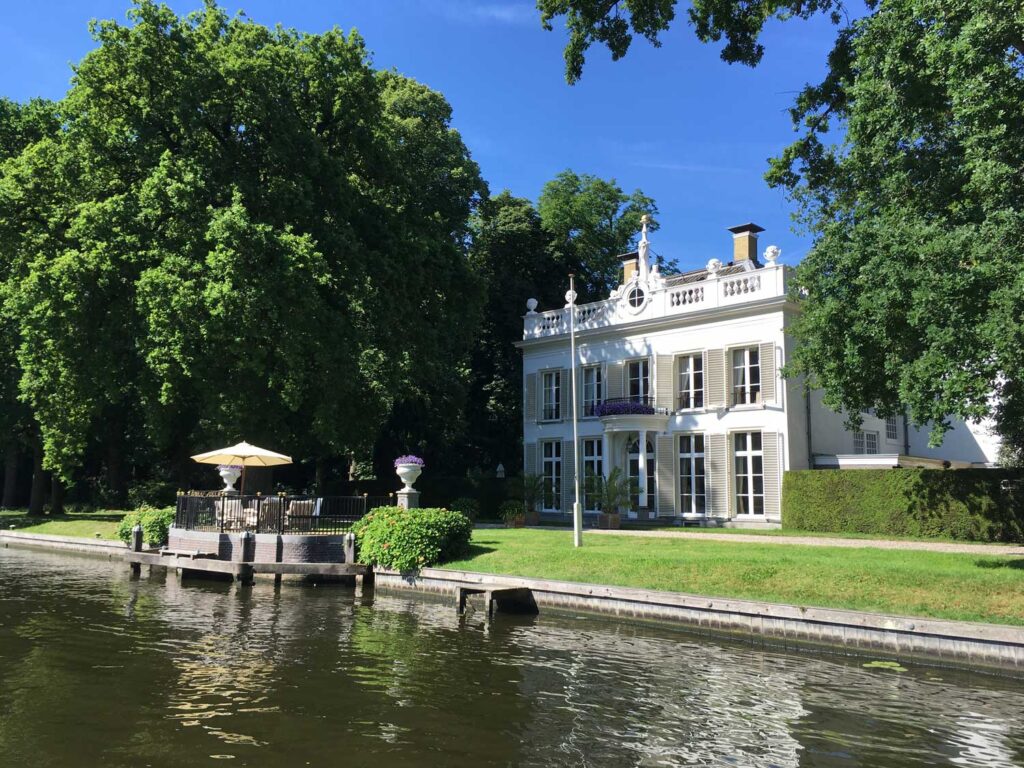 huis langs de vecht